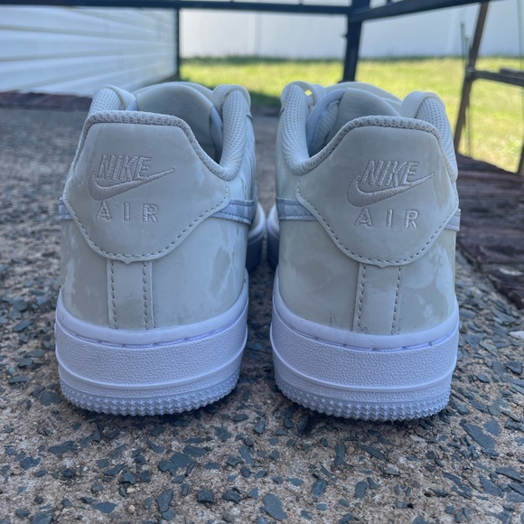 Youth Nike Air Force 1 Low Pale Ivory Sea Glass Sneakers - Picture 4 of 10